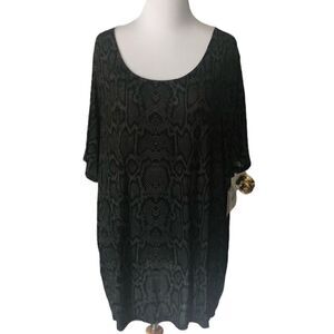 NWT 14th & Union snakeskin print top